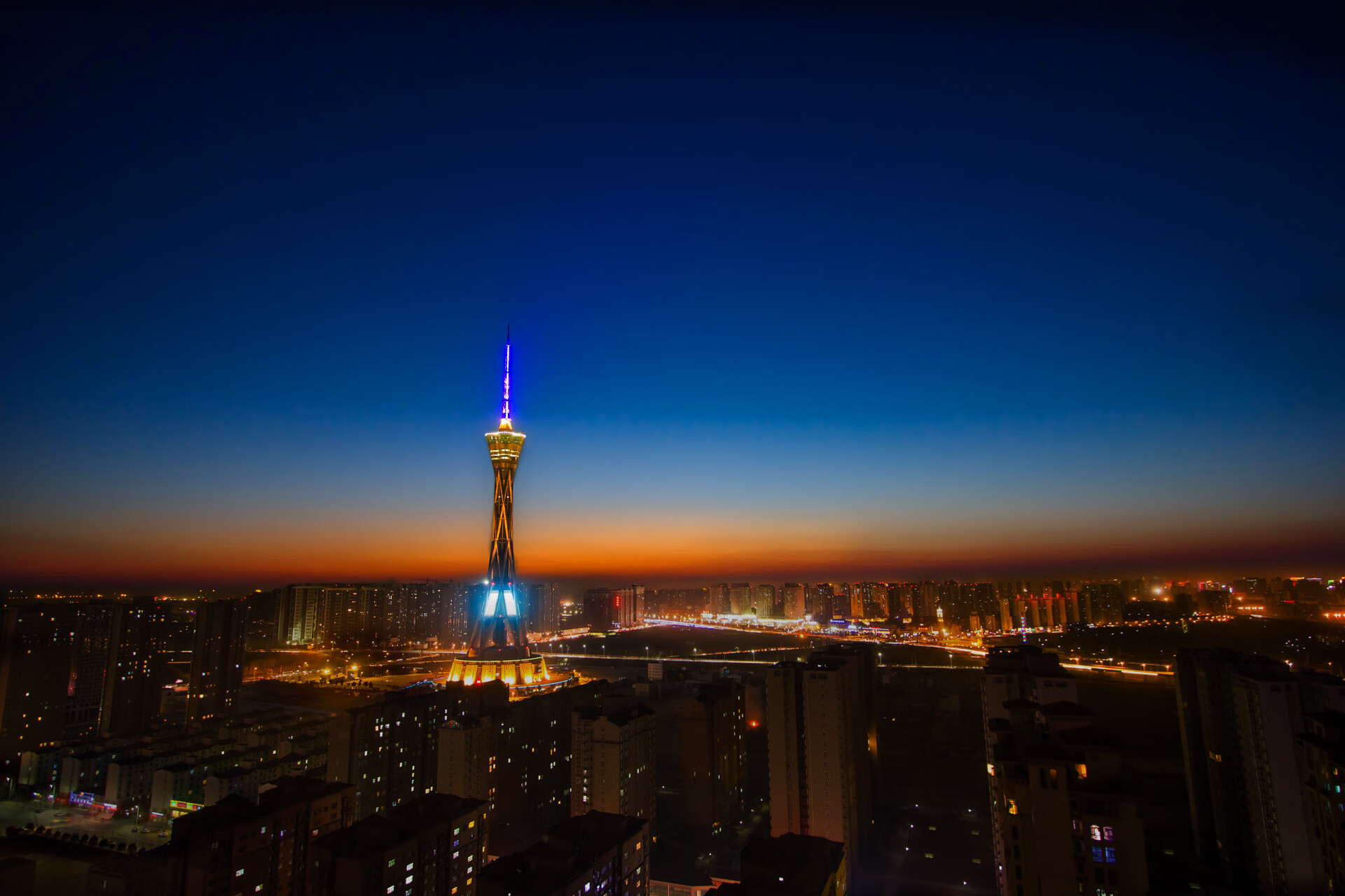 长沙橙色海燕衰败云南红河谷，挣扎求胜